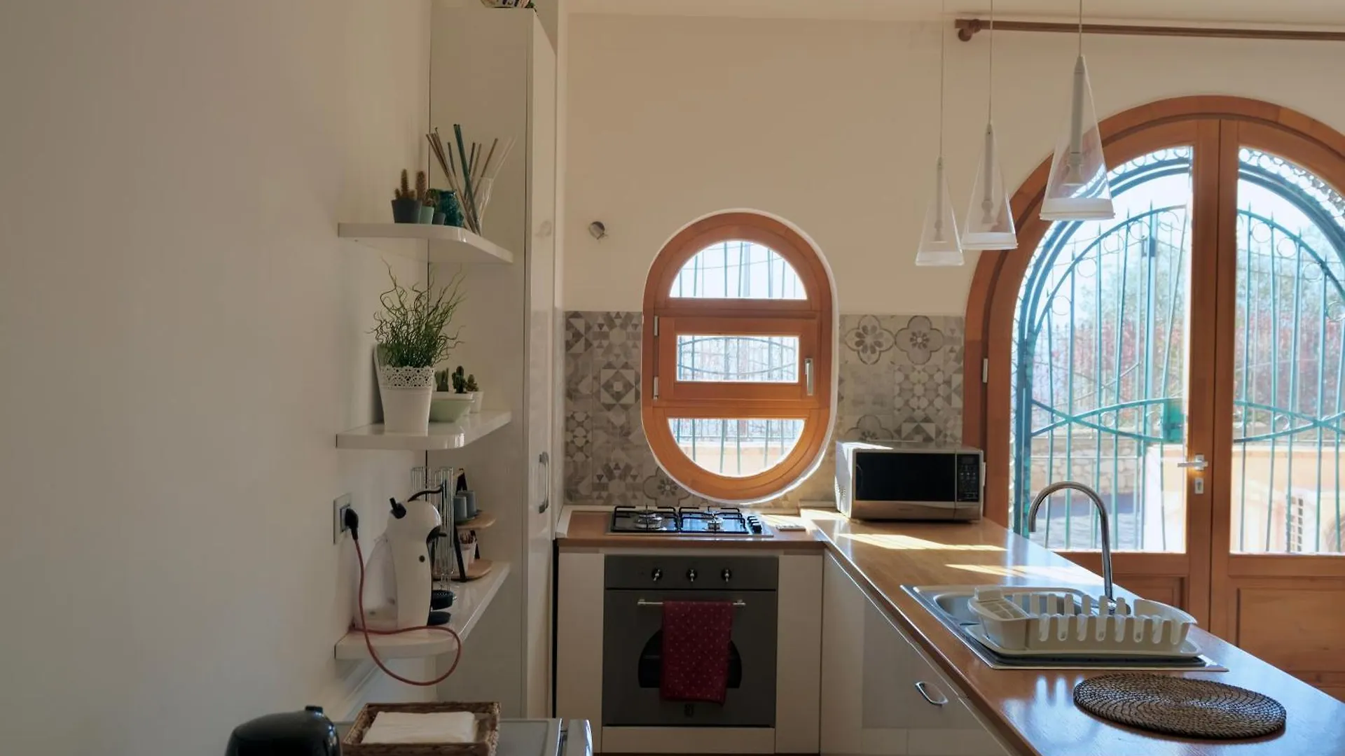 Sunshine Apartment تاورمينا إيطاليا