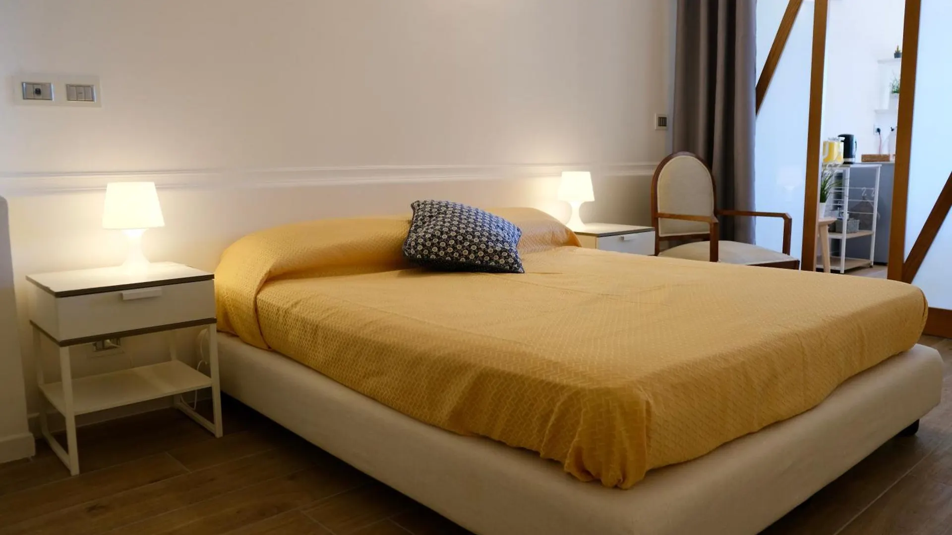 Sunshine Apartment تاورمينا إيطاليا